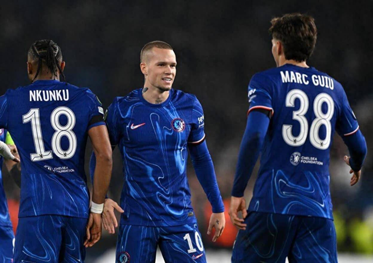 爱游戏-DWG观众热烈欢呼！，德布劳内迎来十赛季出色发挥热度持续攀升的简单介绍-爱游戏